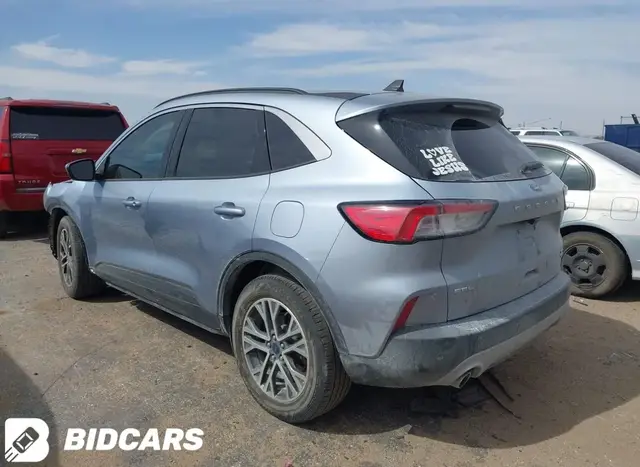 FORD ESCAPE SEL 2022