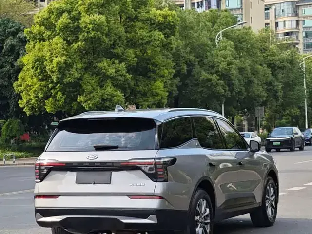 FORD EDGE LUXURY 2023