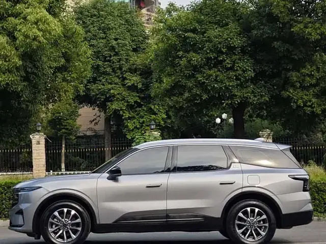 FORD EDGE LUXURY 2023