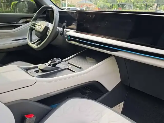 FORD EDGE LUXURY 2023