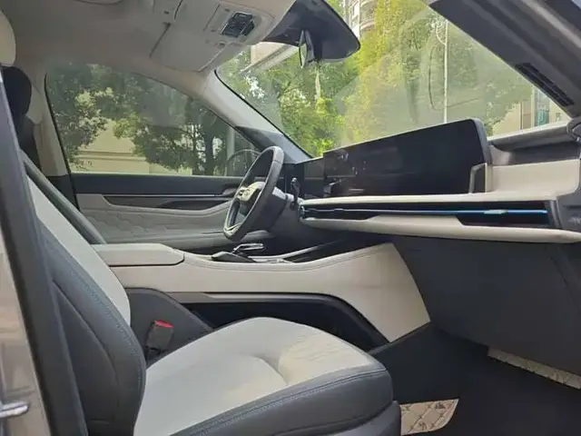 FORD EDGE LUXURY 2023