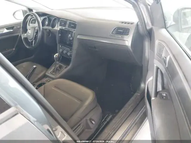 VOLKSWAGEN GOLF SE 2019