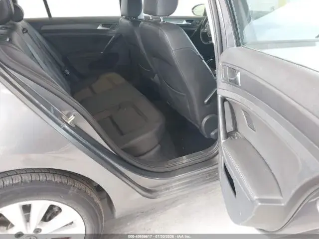 VOLKSWAGEN GOLF SE 2019