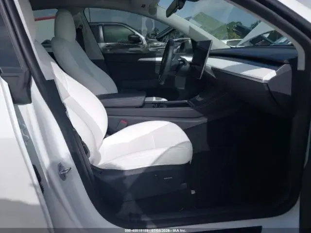 TESLA MODEL Y PERFORMANCE DUAL 2024