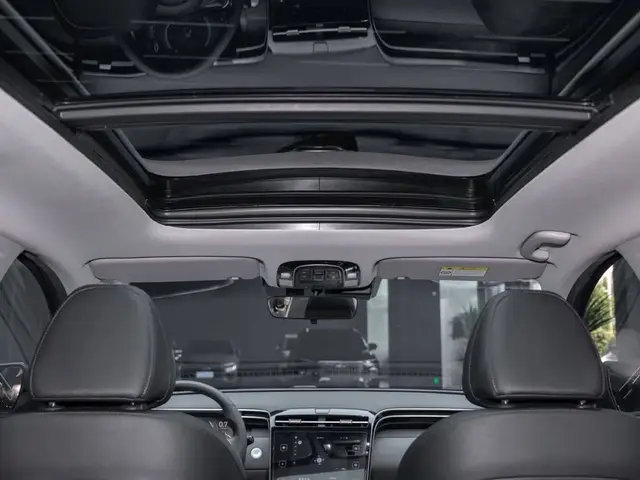 HYUNDAI TUCSON ДВА КОМПЛЕКТА КЛЮЧЕЙ 2022