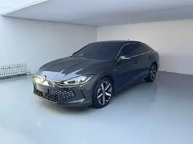 VOLKSWAGEN LAMANDO L 2022