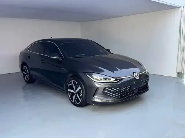 VOLKSWAGEN LAMANDO L 2022