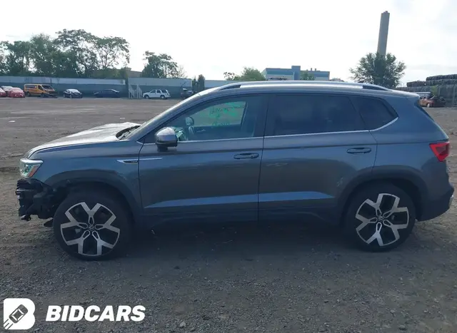 VOLKSWAGEN TAOS 2022