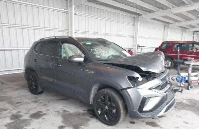 VOLKSWAGEN TAOS 2022