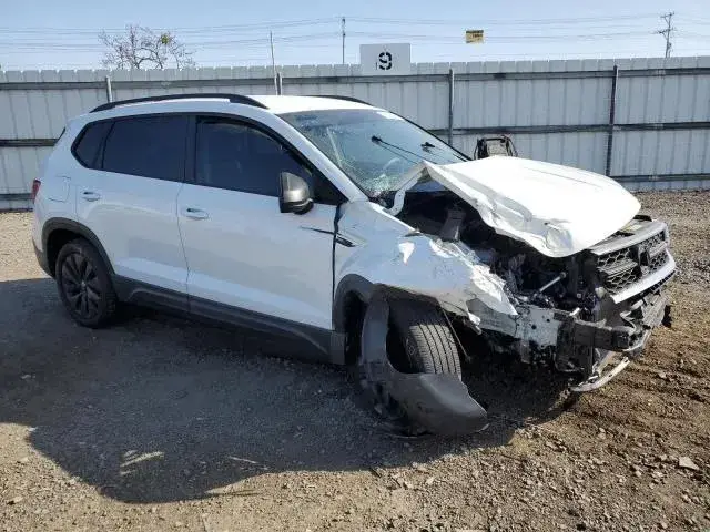 VOLKSWAGEN TAOS 2022