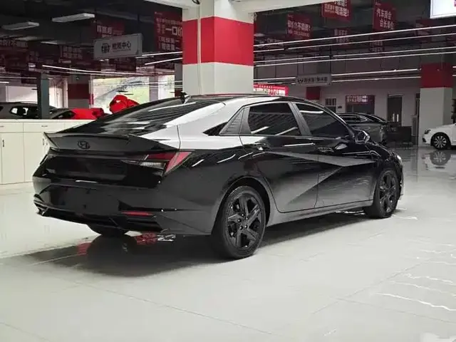 HYUNDAI ELANTRA 2025