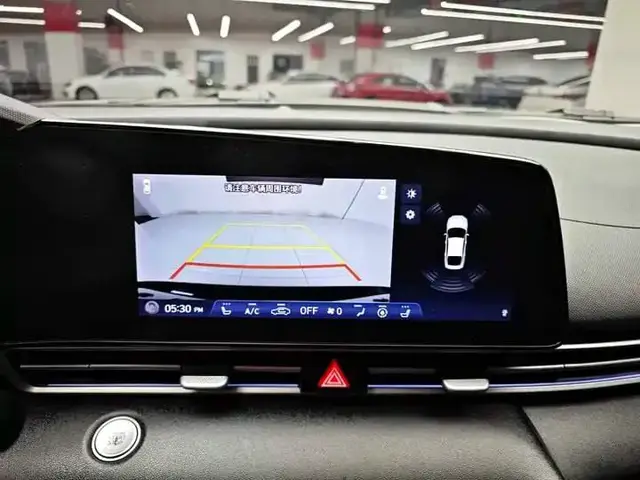 HYUNDAI ELANTRA 2025