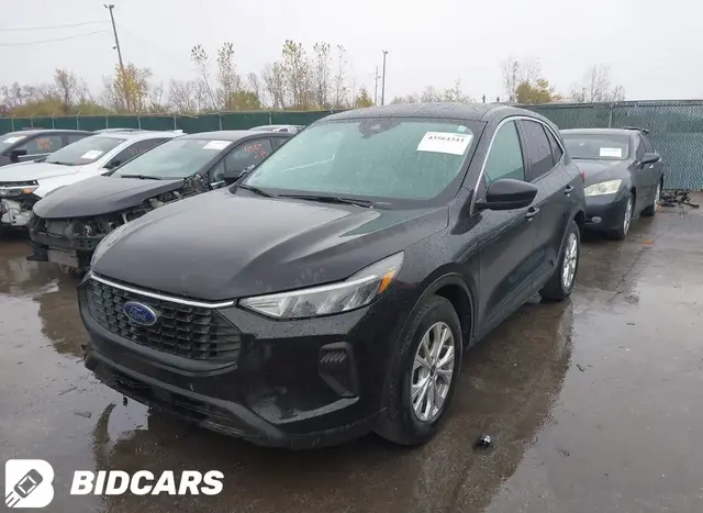 FORD ESCAPE 2023