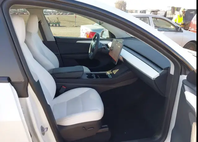 TESLA MODEL Y AWD/LONG RANGE 2023