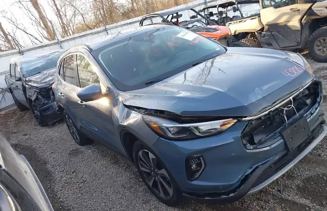 FORD ESCAPE PLATINUM AWD 2023