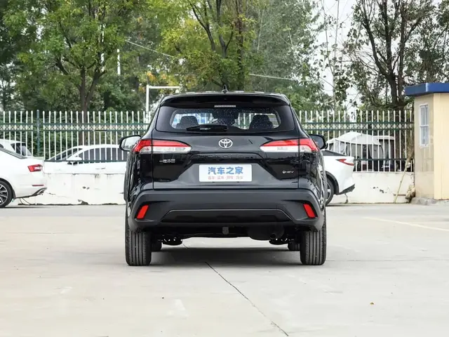 TOYOTA COROLLA CROSS 2026
