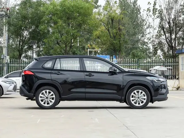 TOYOTA COROLLA CROSS 2026