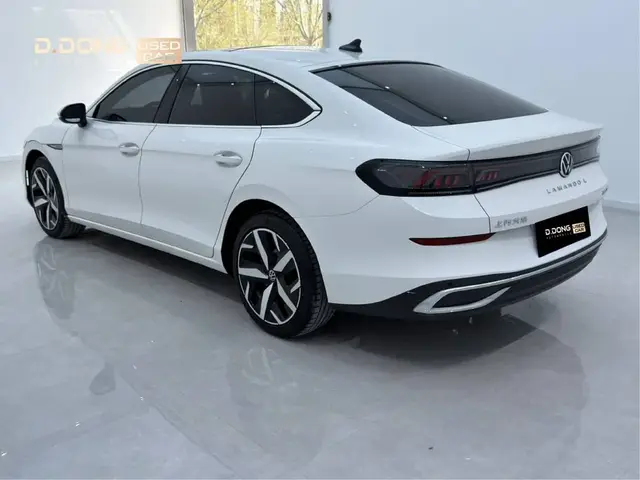 VOLKSWAGEN LAMANDO L 2023