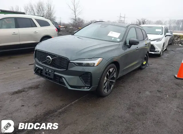 VOLVO XC60 B5 PLUS 2 2026