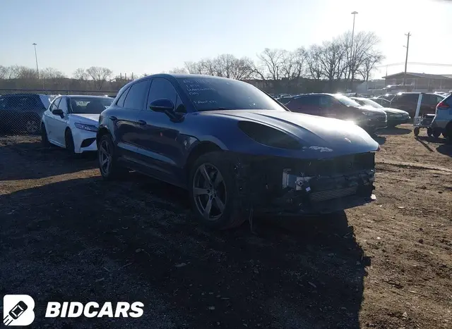 PORSCHE MACAN T 2023