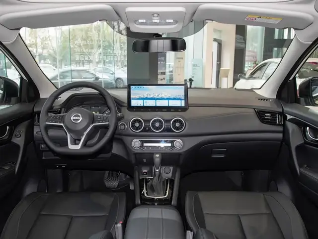 NISSAN QASHQAI 2025