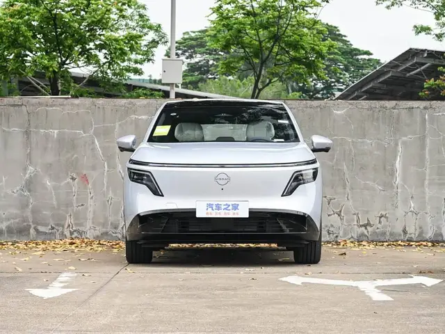 NISSAN NX8 2026