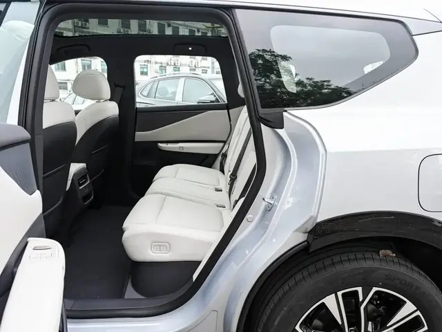 NISSAN NX8 2026