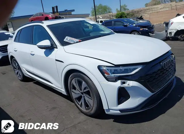 AUDI Q8 E-TRON PREMIUM 2024