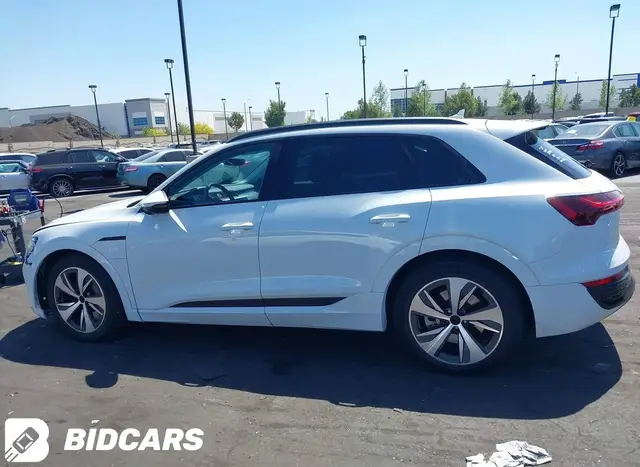 AUDI Q8 E-TRON PREMIUM 2024