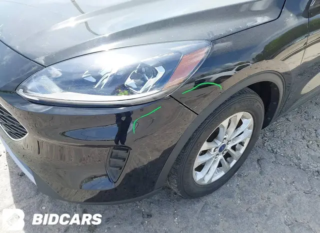 FORD ESCAPE SE 2022