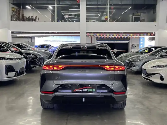 BYD SONG L EV 2025
