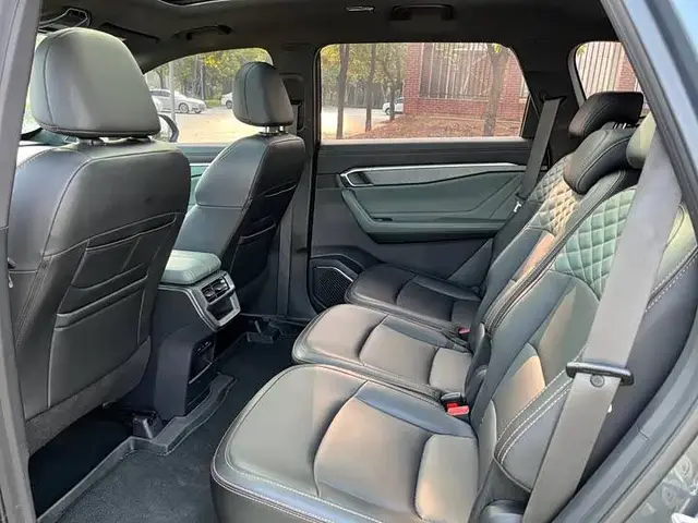 GEELY OKAVANGO PREMIUM 2023
