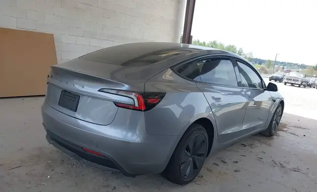 TESLA MODEL 3 PREMIUM 2026
