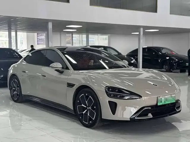 XIAOMI SU7 2024