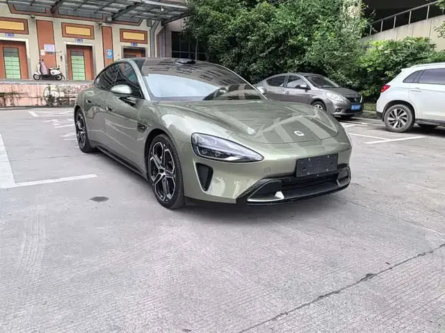 XIAOMI SU7 2024