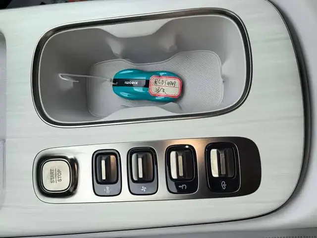 XIAOMI SU7 2024
