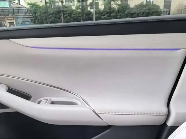 XIAOMI SU7 2024