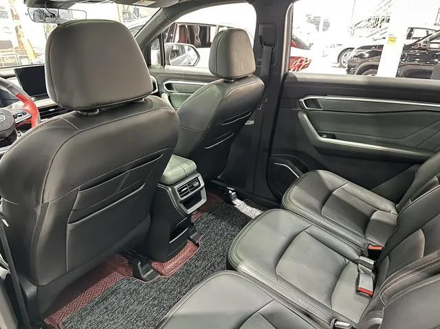 GEELY OKAVANGO PREMIUM 2023
