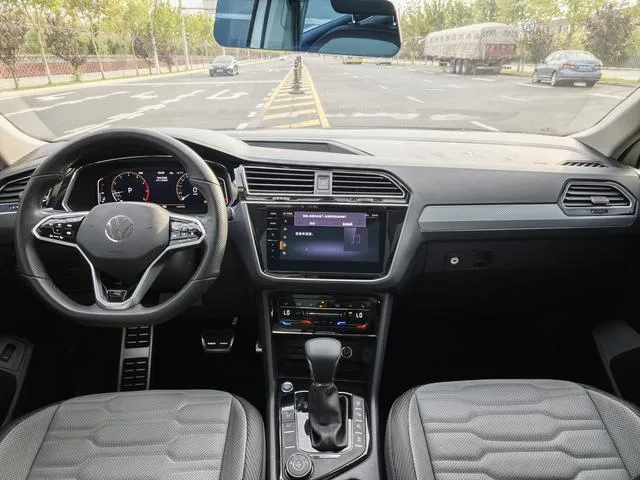 VOLKSWAGEN TIGUAN X 2021