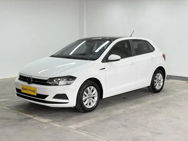VOLKSWAGEN POLO PLUS 1 2023