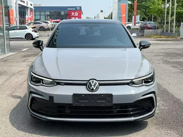 VOLKSWAGEN GOLF 280TSI DSG R-LINE 2024