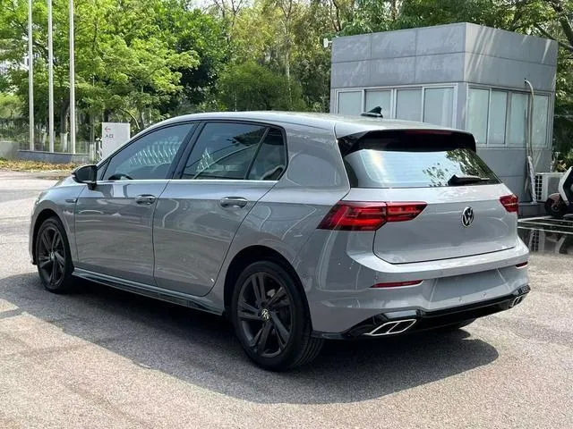 VOLKSWAGEN GOLF 280TSI DSG R-LINE 2024