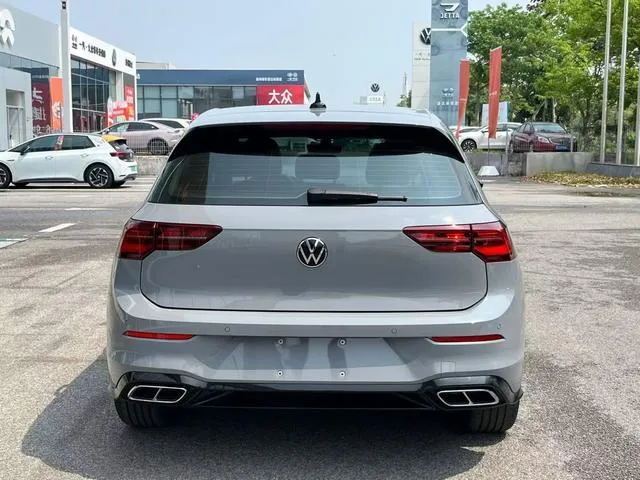 VOLKSWAGEN GOLF 280TSI DSG R-LINE 2024