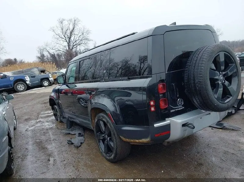 LAND ROVER DEFENDER 130 P400 S 2024