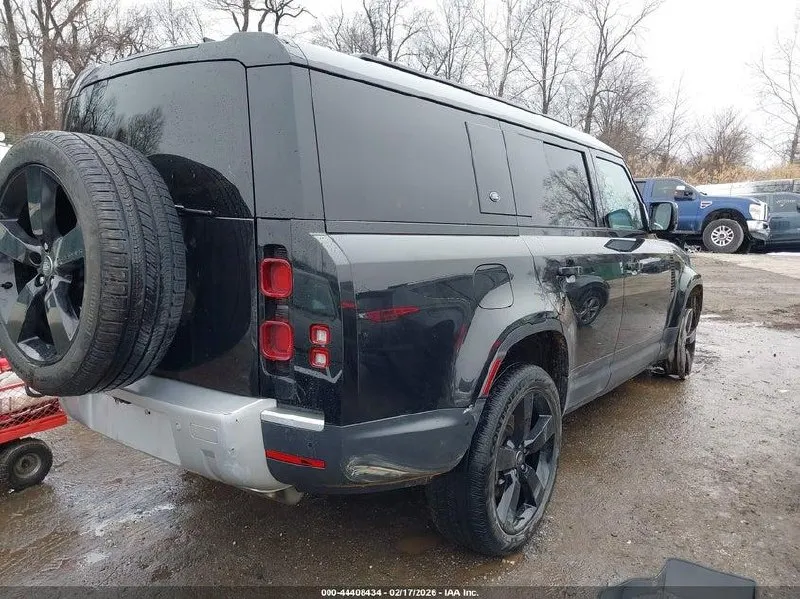 LAND ROVER DEFENDER 130 P400 S 2024