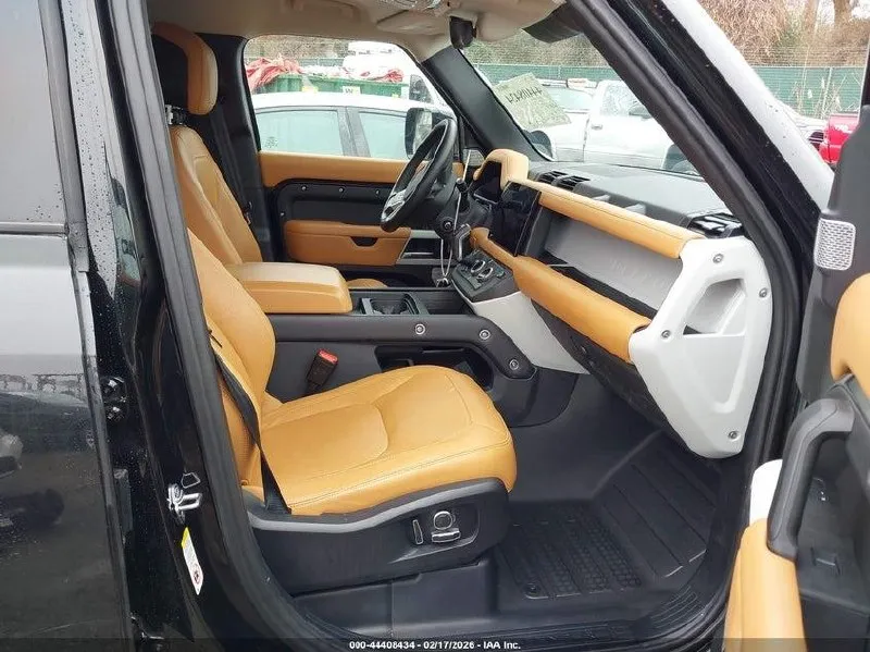 LAND ROVER DEFENDER 130 P400 S 2024