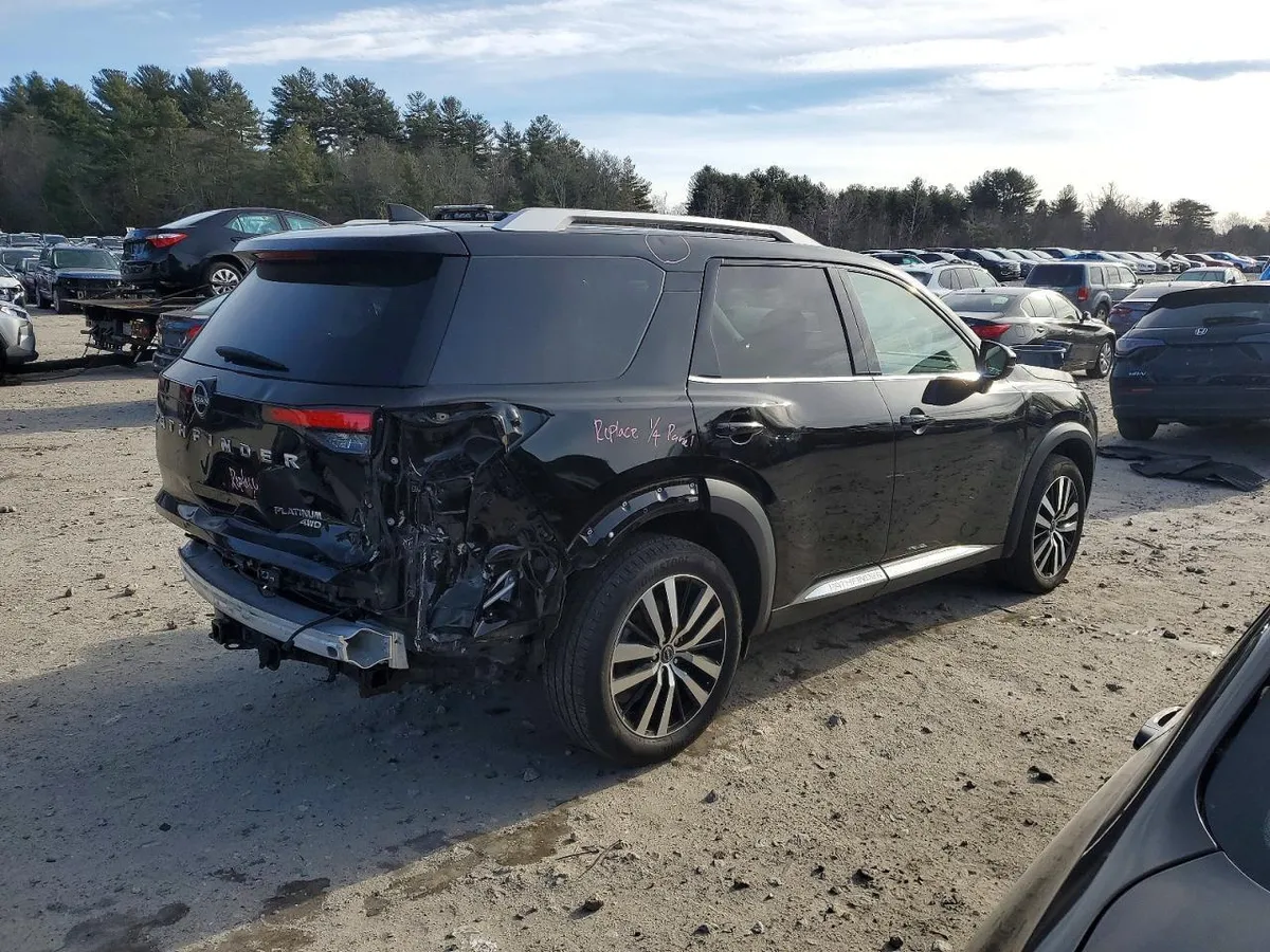 NISSAN PATHFINDER PLATINUM 2022