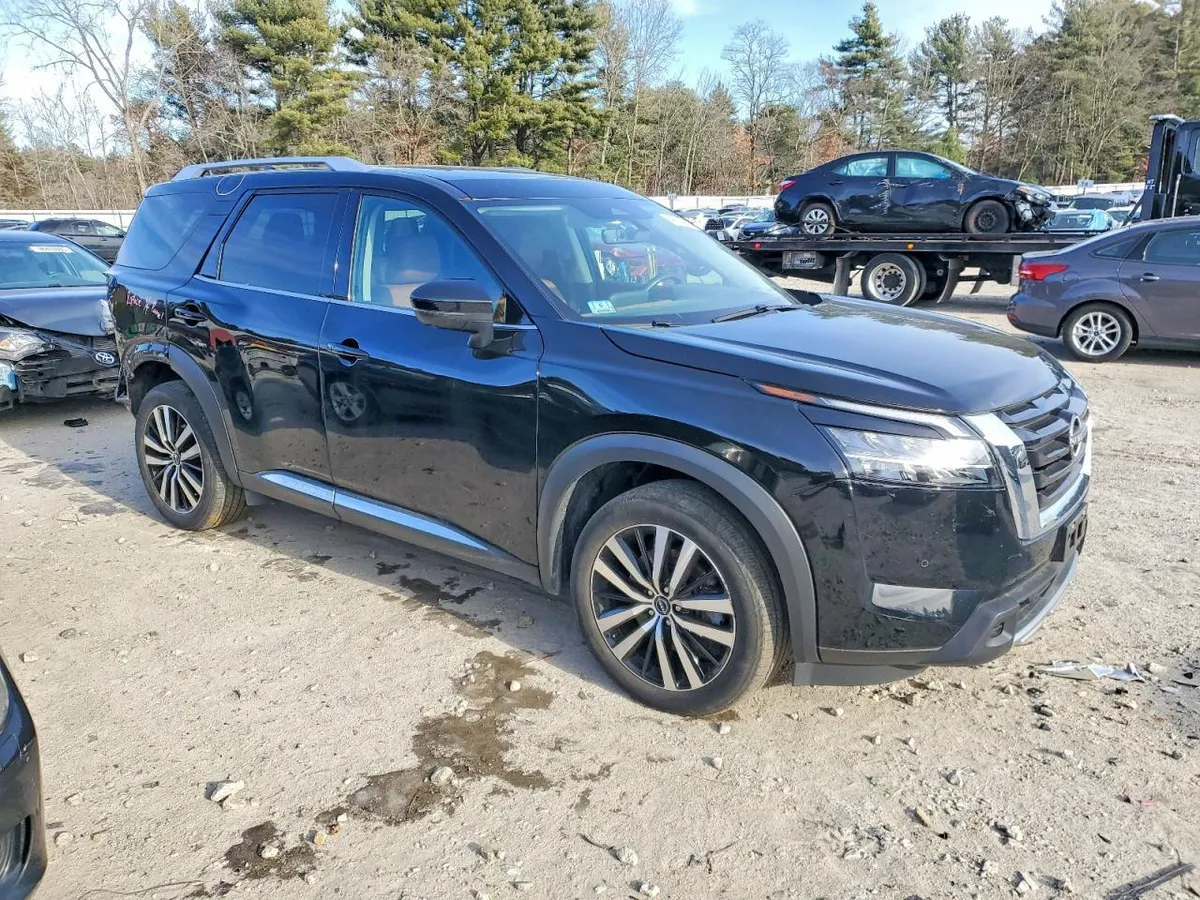 NISSAN PATHFINDER PLATINUM 2022