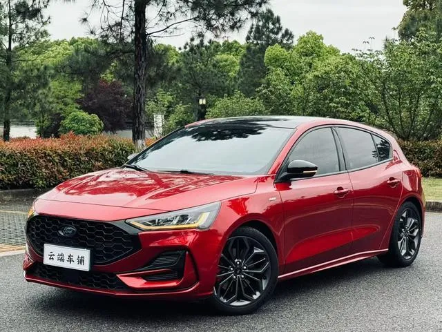FORD FOCUS HATCHBACK ECOBOOST 180 2022