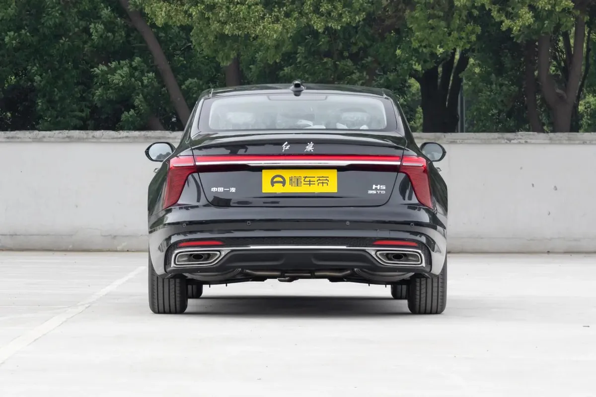 HONGQI H5 QIYUE EDITION (БАЗОВАЯ) 2024
